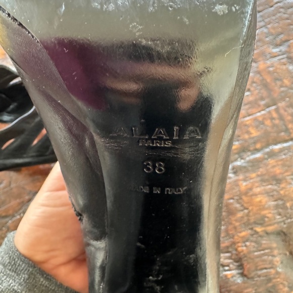 Alaia designer- soft black leather open-toe gladiator style high heels - Picture 7 of 7